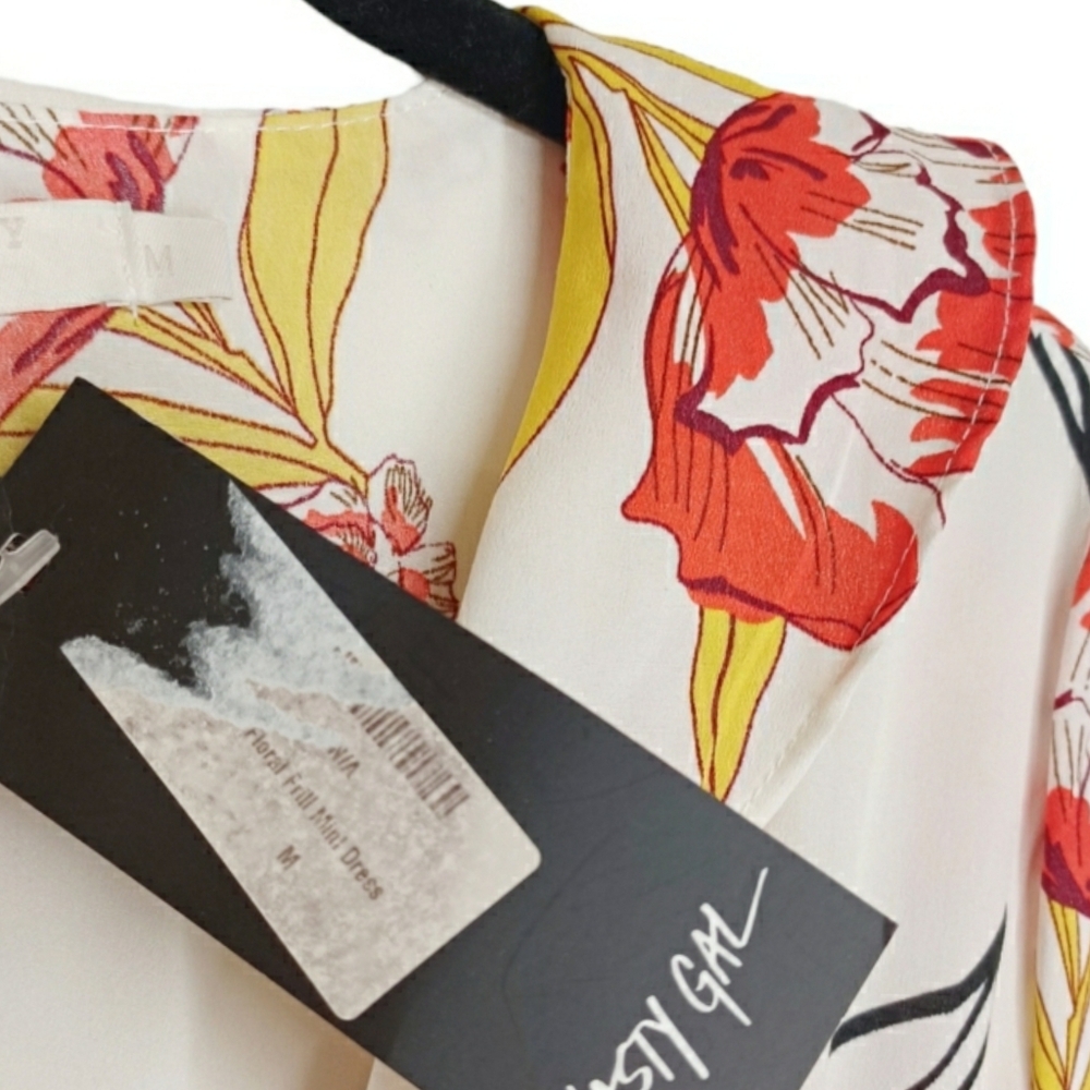 NASTY GAL VERA & LUCY Red Yellow Black Floral Print Ruffle Romper Medium NWT - Picture 5 of 8